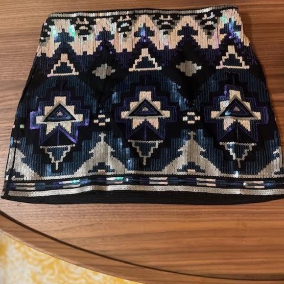 Express Sequin Aztec Mini Skirt - Size XS - Picture 1 of 6